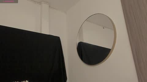 Snapshot of bonniecute_ chatting on October 2025 11:42:02 PM online show from October 2025 11:42:02 PM