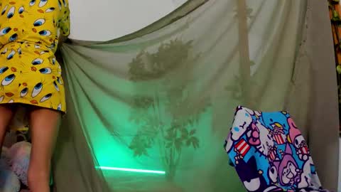 Snapshot of bonniecute_ chatting on November 2025 12:44:01 AM online show from November 2025 12:44:01 AM