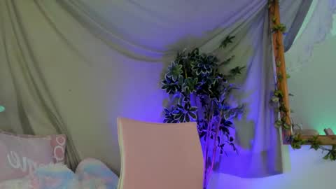 Snapshot of bonniecute_ chatting on November 2025 12:09:02 AM online show from November 2025 12:09:02 AM