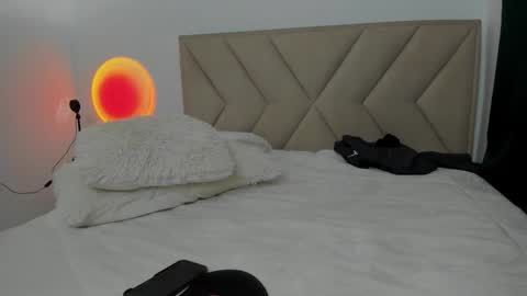 Bonnie  online show from September 2025 09:16:02 PM