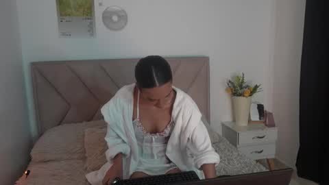 Bonnie  online show from March 2026 06:43:02 AM