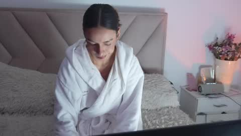 Bonnie  online show from May 2026 09:53:01 PM