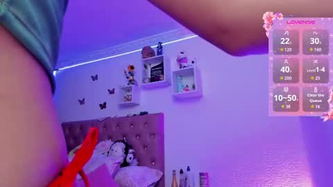 Snapshot of bonny_clyde_xx_ chatting on July 2026 03:12:01 AM Soffy Brooks Independent model online show from July 2026 03:12:01 AM
