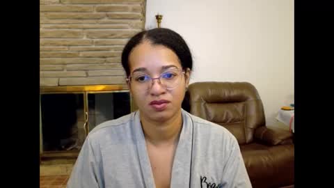 Queen Bon Vivantt online show from October 2025 01:32:01 PM