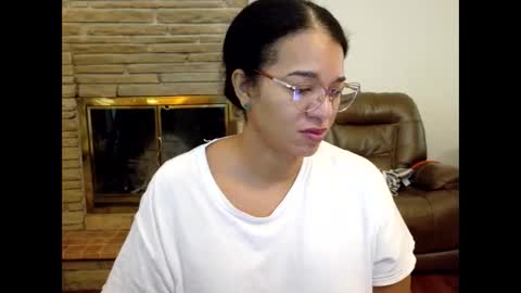 Queen Bon Vivantt online show from November 2025 02:28:01 PM