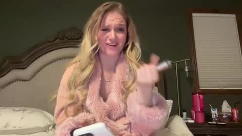 booksnlooksgirl online show from December 2024 06:13:02 AM