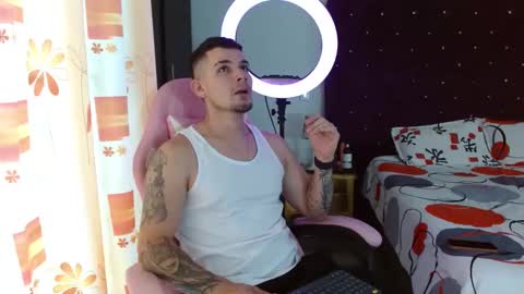 booyhott_ online show from October 2025 06:53:02 PM