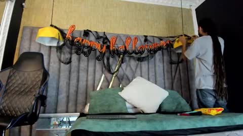 Snapshot of bossdominator1 chatting on October 2025 03:31:01 AM Boss online show from October 2025 03:31:01 AM