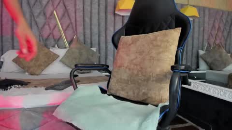 Snapshot of bossdominator1 chatting on November 2025 03:21:02 AM Boss online show from November 2025 03:21:02 AM