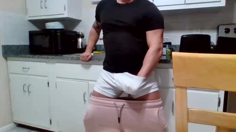 Snapshot of bosslife505050 chatting on February 2025 11:45:01 PM The Italian Boss online show from February 2025 11:45:01 PM