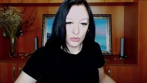 Snapshot of bossluna chatting on January 2026 01:35:01 PM Lara online show from January 2026 01:35:01 PM