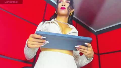 bouncing_bunnyxxx69 online show from December 2025 04:43:01 AM