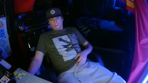 Snapshot of bowerboi1217 chatting on November 2025 02:22:01 AM Bowerboi1217 online show from November 2025 02:22:01 AM