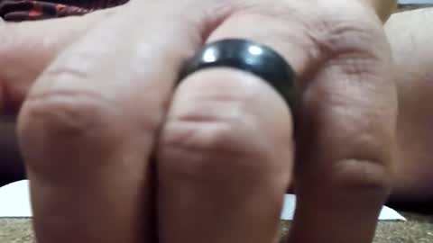 bowtiebuba82 online show from November 2025 05:39:02 AM