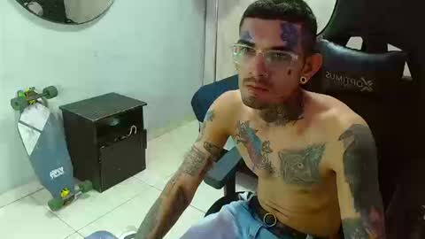 boy_tatto777 online show from September 2025 02:42:01 PM