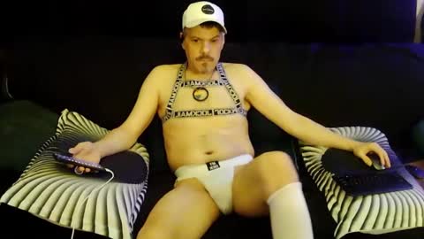 Snapshot of boyblond36 chatting on October 2025 06:47:01 AM Slutty Stud online show from October 2025 06:47:01 AM