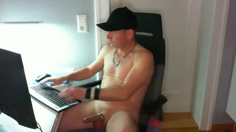 Julian online show from December 2024 09:17:01 PM