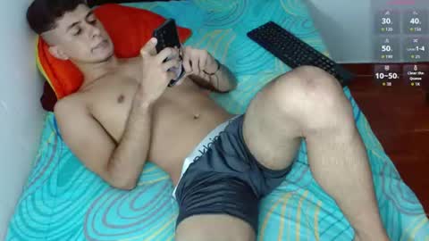 Snapshot of boyg_hots chatting on June 2026 07:56:02 PM boyg_hots online show from June 2026 07:56:02 PM