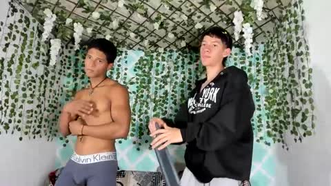 Snapshot of boys4hot_777 chatting on March 2025 09:43:01 PM boys4hot_777 online show from March 2025 09:43:01 PM