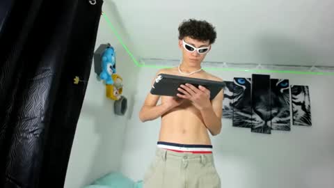 Snapshot of boys4hot_777 chatting on March 2025 03:13:02 PM boys4hot_777 online show from March 2025 03:13:02 PM