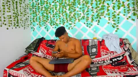 Snapshot of boys4hot_777 chatting on March 2025 01:47:01 AM boys4hot_777 online show from March 2025 01:47:01 AM