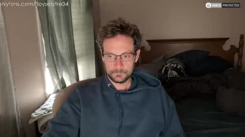 Snapshot of boysetsfire34 chatting on November 2025 05:56:02 PM boysetsfire34 online show from November 2025 05:56:02 PM