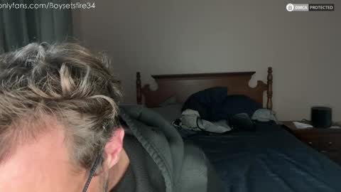 Snapshot of boysetsfire34 chatting on November 2025 01:22:01 PM boysetsfire34 online show from November 2025 01:22:01 PM