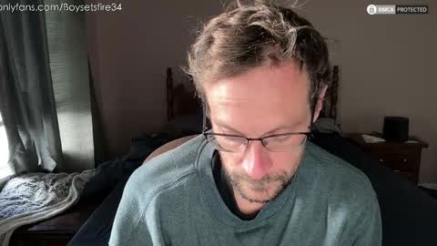 Snapshot of boysetsfire34 chatting on November 2025 02:33:01 PM boysetsfire34 online show from November 2025 02:33:01 PM