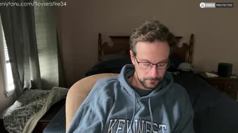 Snapshot of boysetsfire34 chatting on November 2025 04:33:01 PM boysetsfire34 online show from November 2025 04:33:01 PM