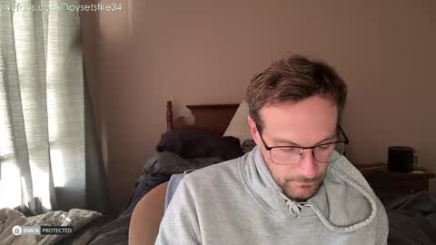 Snapshot of boysetsfire34 chatting on December 2025 06:16:01 PM boysetsfire34 online show from December 2025 06:16:01 PM