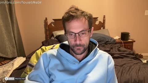 Snapshot of boysetsfire34 chatting on December 2025 11:32:01 PM boysetsfire34 online show from December 2025 11:32:01 PM