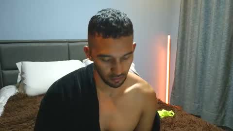 Snapshot of boyttomm chatting on June 2026 02:13:01 AM boyttomm online show from June 2026 02:13:01 AM