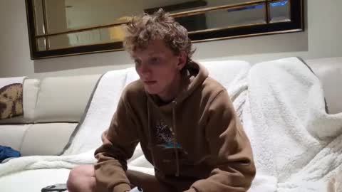 Boyyhb online show from November 2025 12:04:01 PM