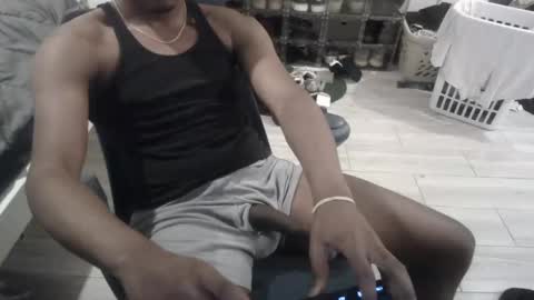 Snapshot of bquen400 chatting on October 2025 06:27:02 PM bquen400 online show from October 2025 06:27:02 PM