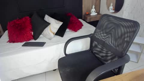 Snapshot of brad1_ chatting on December 2024 01:29:01 AM instagramBrad mayers1twittermayersbrad online show from December 2024 01:29:01 AM