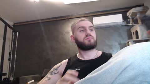 Snapshot of brad_pittfall chatting on November 2025 06:43:01 PM ask me online show from November 2025 06:43:01 PM