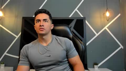 Snapshot of brad_summer chatting on February 2025 05:19:02 PM brad summer online show from February 2025 05:19:02 PM