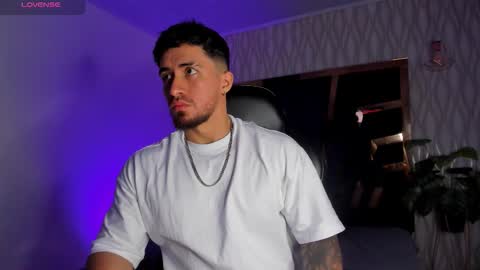 Snapshot of brad_summer chatting on November 2025 05:16:01 PM brad summer online show from November 2025 05:16:01 PM