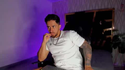 Snapshot of brad_summer chatting on December 2025 05:21:02 PM brad summer online show from December 2025 05:21:02 PM