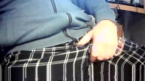 Snapshot of bram27370 chatting on December 2024 08:56:01 AM bram27370 online show from December 2024 08:56:01 AM