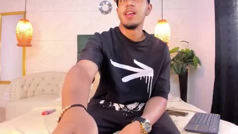 Snapshot of brand_collins chatting on November 2025 12:49:01 PM Brand online show from November 2025 12:49:01 PM