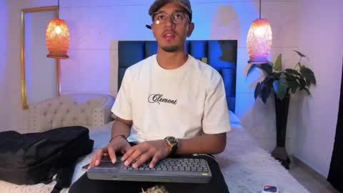 Snapshot of brand_collins chatting on November 2025 10:18:02 AM Brand online show from November 2025 10:18:02 AM