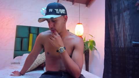 Snapshot of brand_collins chatting on November 2025 12:31:02 PM Brand online show from November 2025 12:31:02 PM