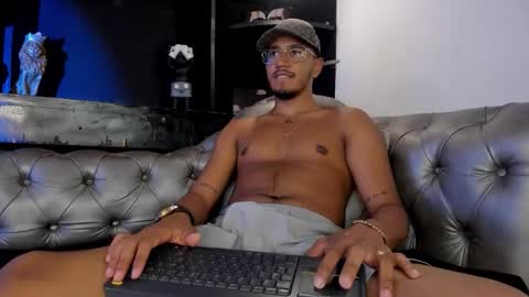 Snapshot of brand_collins chatting on December 2025 08:20:02 AM Brand online show from December 2025 08:20:02 AM