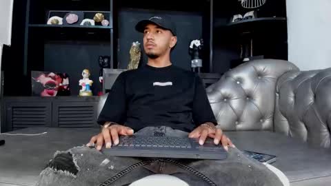 Snapshot of brand_collins chatting on January 2026 07:49:02 PM Brand online show from January 2026 07:49:02 PM