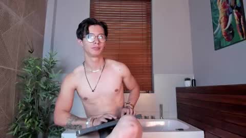 brandon_starkk online show from October 2025 12:30:01 PM