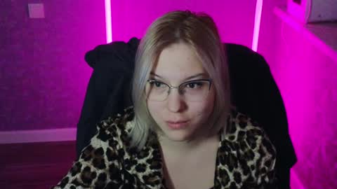 Belle  online show from January 2025 12:33:01 AM