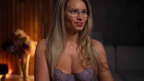 Alex online show from January 2025 04:44:01 AM