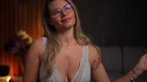 Alex online show from February 2025 04:36:01 AM