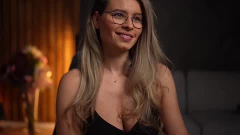 Alex online show from March 2025 04:49:01 AM